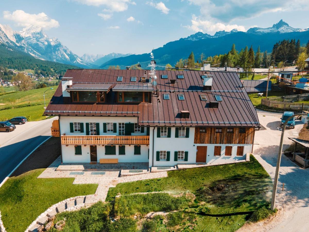 Chalet Socrepes - Dolomiti Skyline كورتينا دامبيتزو المظهر الخارجي الصورة