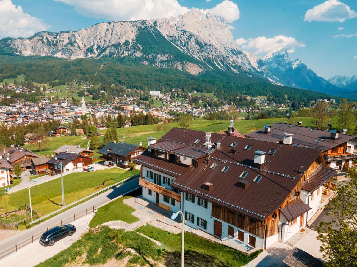 Chalet Socrepes - Dolomiti Skyline كورتينا دامبيتزو المظهر الخارجي الصورة