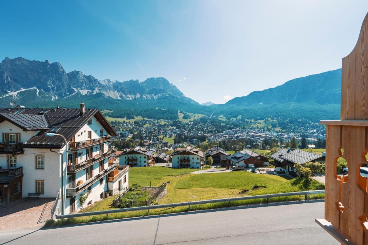 Chalet Socrepes - Dolomiti Skyline كورتينا دامبيتزو المظهر الخارجي الصورة